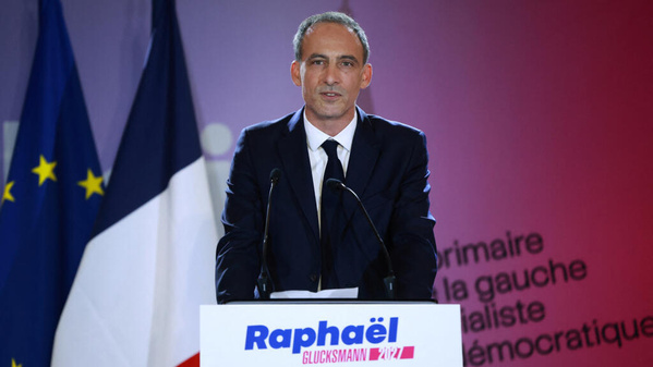 France : Raphaël Glucksmann remporte la primaire de la gauche sociale-démocrate et sera candidat à la présidentielle de 2027
