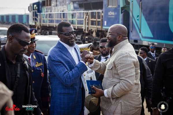 Guinée : Doumbouya effectue le voyage inaugural du Transguinéen Guinée : Doumbouya effectue le voyage inaugural du Transguinéen