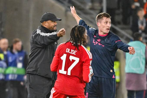Norvège : Olise expulsé, Viking FK tient le Bayern Munich en échec lors d'une soirée folle Norvège : Olise expulsé, Viking FK tient le Bayern Munich en échec lors d'une soirée folle