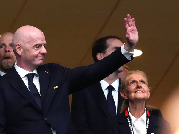 Suisse : le nom d’Arsène Wenger circule pour défier Infantino à la présidence de la FIFA