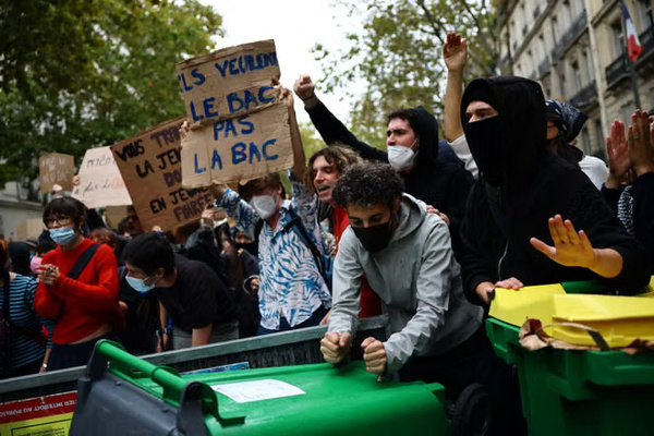 France : le préfet de police de Paris interdit le parcours initial de la manifestation du 17 octobre France : le préfet de police de Paris interdit le parcours initial de la manifestation du 17 octobre