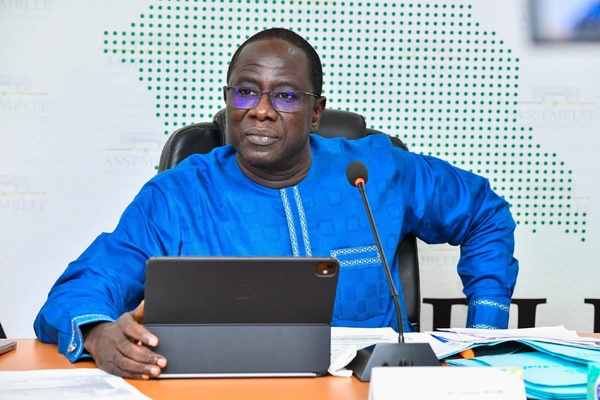 Programme « Un étudiant, un ordinateur » : L’ancien ministre Daouda Ngom auditionné par la commission d’enquête parlementaire Programme « Un étudiant, un ordinateur » : L’ancien ministre Daouda Ngom auditionné par la commission d’enquête parlementaire