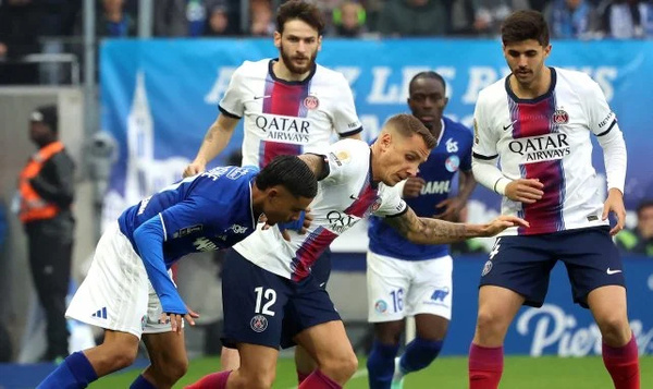 France : le PSG renverse Strasbourg 3-1 et reprend la tête de la Ligue 1 France : le PSG renverse Strasbourg 3-1 et reprend la tête de la Ligue 1