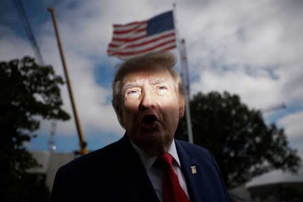 Élections de mi-mandat aux États-Unis: Donald Trump impute à ses conseillers le déclin des perspectives républicaines