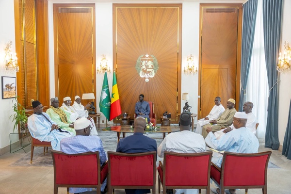 Bassirou Diomaye Faye reçoit le Khalife général de Thiènaba au Palais