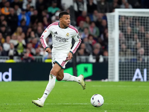 Onze d’Or 2026: Kylian Mbappé l’emporte avec 48,2 % des voix devant Joao Neves et Kvaratskhelia Onze d’Or 2026: Kylian Mbappé l’emporte avec 48,2 % des voix devant Joao Neves et Kvaratskhelia