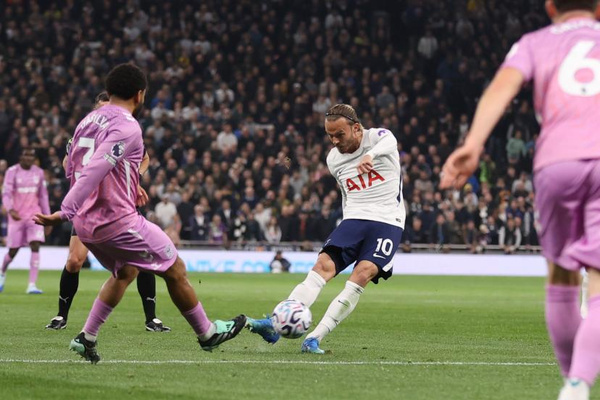 Tottenham : James Maddison marque après 536 jours sans titularisation