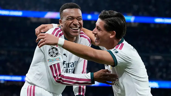 Real Madrid : victoire contre Leipzig et nouvelle banderole visant le FC Barcelone Real Madrid : victoire contre Leipzig et nouvelle banderole visant le FC Barcelone