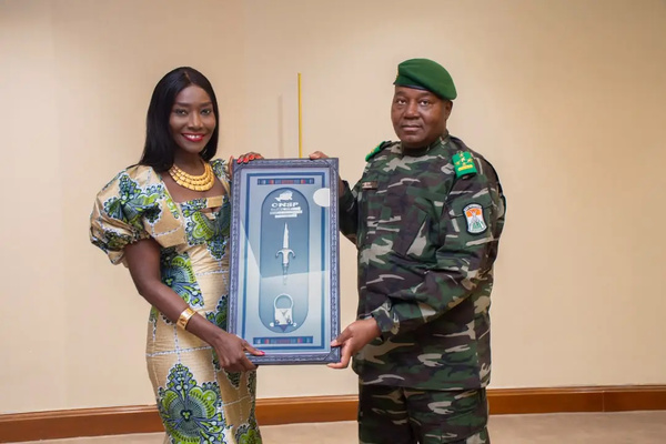 Niger : Coumba Gawlo reçue par le général Tiani, un festival de chant féminin annoncé Niger : Coumba Gawlo reçue par le général Tiani, un festival de chant féminin annoncé