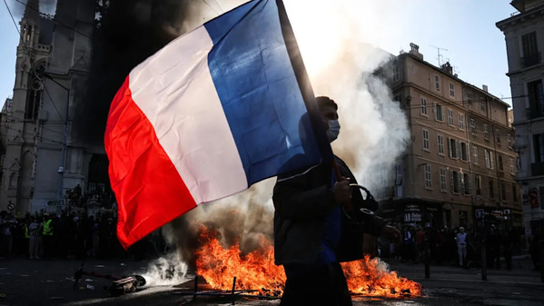 France : un manifestant grièvement blessé à la main lors des heurts à Toulouse France : un manifestant grièvement blessé à la main lors des heurts à Toulouse