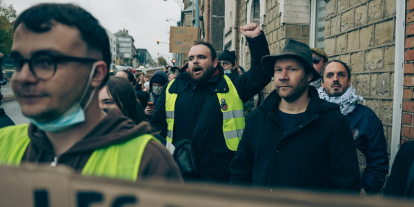 France: à Paris, un cortège imposé en bordure de la capitale et des heurts en fin de manifestation France: à Paris, un cortège imposé en bordure de la capitale et des heurts en fin de manifestation