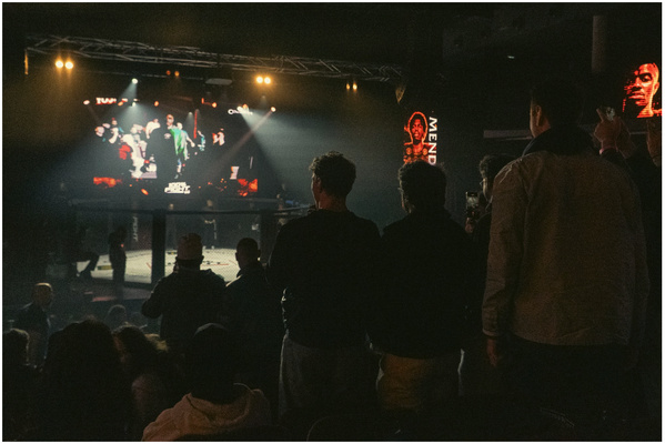 Vague d'émotion dans le MMA: Aubervilliers rend hommage à Pengo Bossio Wangi, abattu lors de l'attentat raciste de Trappes Vague d'émotion dans le MMA: Aubervilliers rend hommage à Pengo Bossio Wangi, abattu lors de l'attentat raciste de Trappes