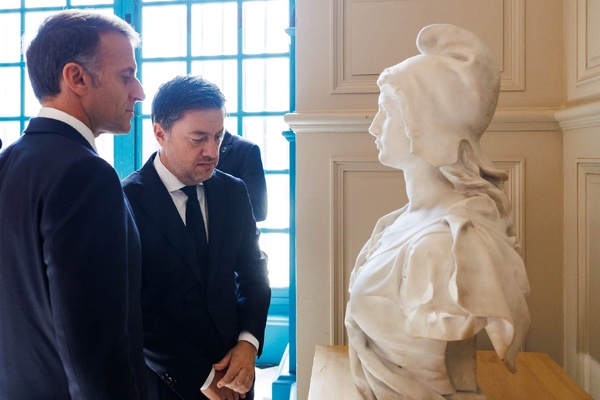Violences à Marseille : Emmanuel Macron annonce des aides aux commerçants et le maintien des dispositifs de sécurité