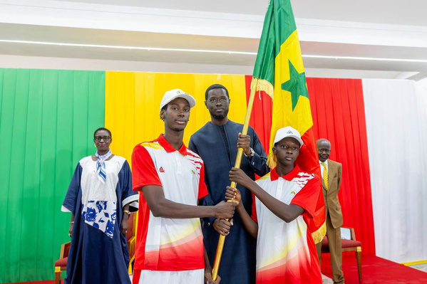 JOJ Dakar 2026: Bassirou Diomaye Faye remet le drapeau national aux Lionceaux JOJ Dakar 2026: Bassirou Diomaye Faye remet le drapeau national aux Lionceaux