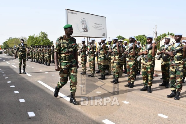 Commandement militaire / Zone n° 3 : Le Colonel Abdoulaye Mbengue installé par le CEMGA à Kaolack Commandement militaire / Zone n° 3 : Le Colonel Abdoulaye Mbengue installé par le CEMGA à Kaolack