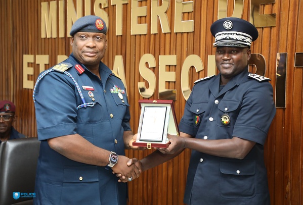La Police aux Frontières accueille une délégation de l'AFCSC du Nigeria à Dakar