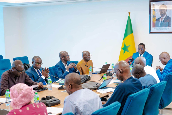 Thiaroye 44 : Installation du comité du 82e anniversaire par Papa Assane Touré Thiaroye 44 : Installation du comité du 82e anniversaire par Papa Assane Touré