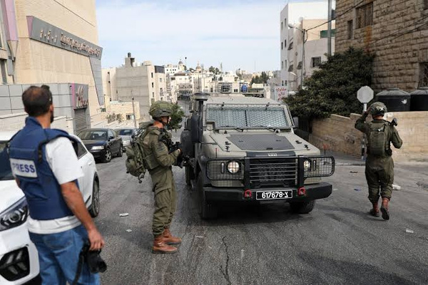 Cisjordanie : l’opération israélienne à Hébron entre dans son septième jour, Brad Lander interdit de voyage