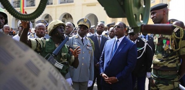 Marché d’armement de 45,3 milliards FCFA : une enquête pour détournement et blanchiment ouverte à Dakar