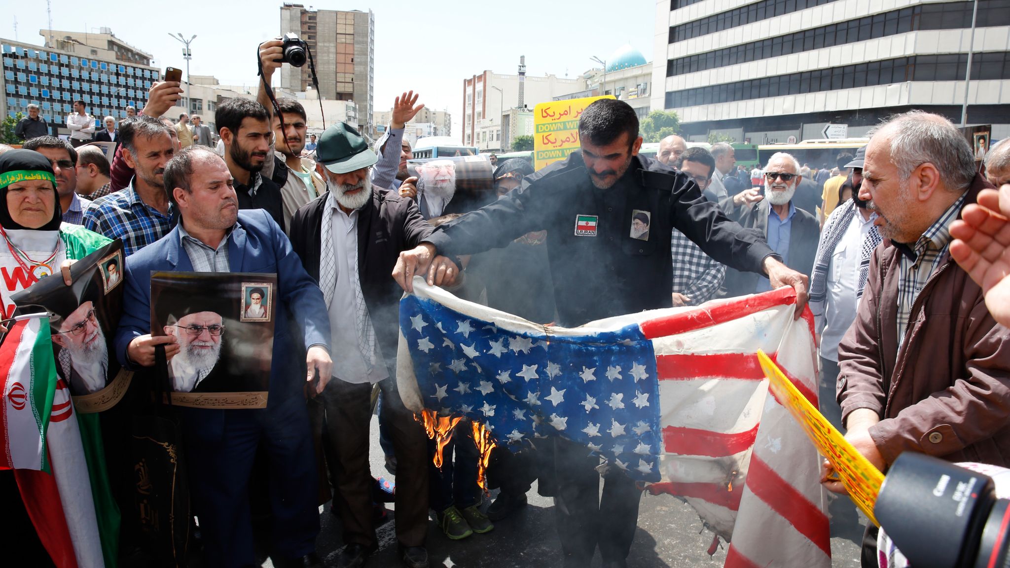 US-Iran : Vives réactions en Iran après les frappes américaines sur trois sites nucléaires
