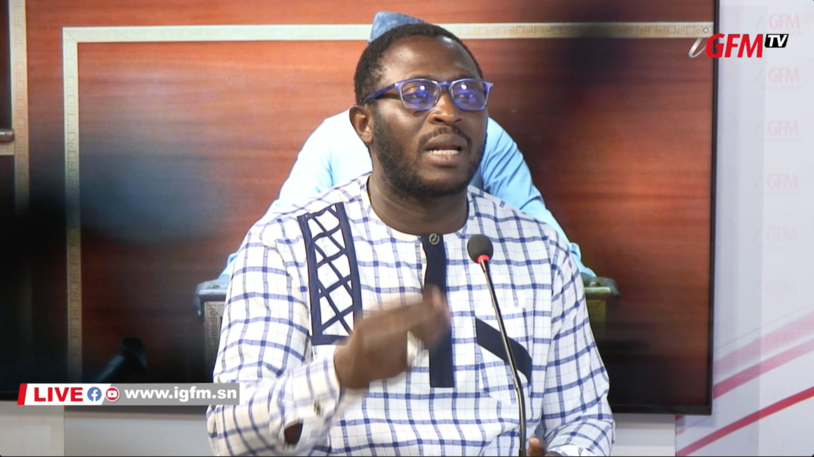 Affaire Bachir Fofana : le chroniqueur en garde à vue malgré le retrait de la plainte de Malick Ndiaye