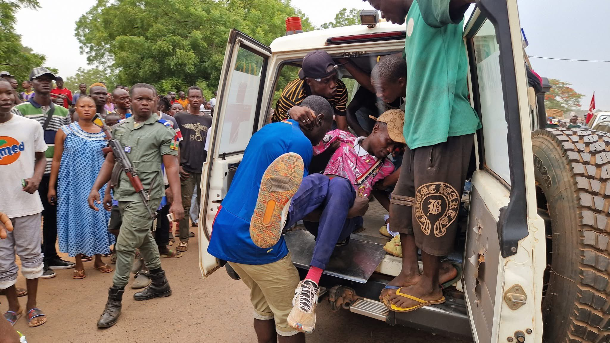 Bangui : au moins 29 morts au lycée Barthélémy Boganda, le président Touadéra décrète trois jours de deuil national
