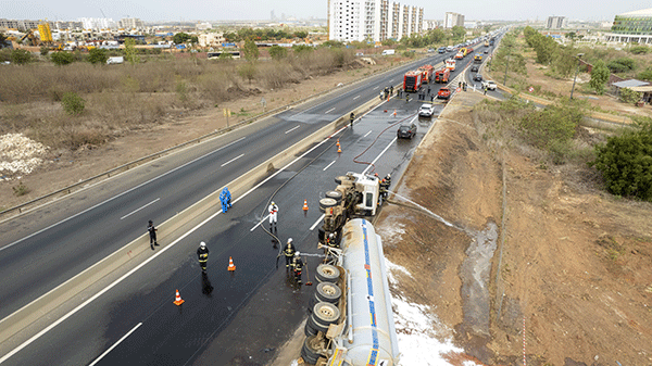 Diamniadio : simulation d’un accident chimique sur l’autoroute à péage avec déversement d’acide sulfurique