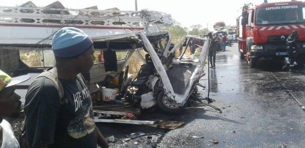 Accident mortel à Kaolack : un minibus percute un camion stationné, un mort et huit blessés