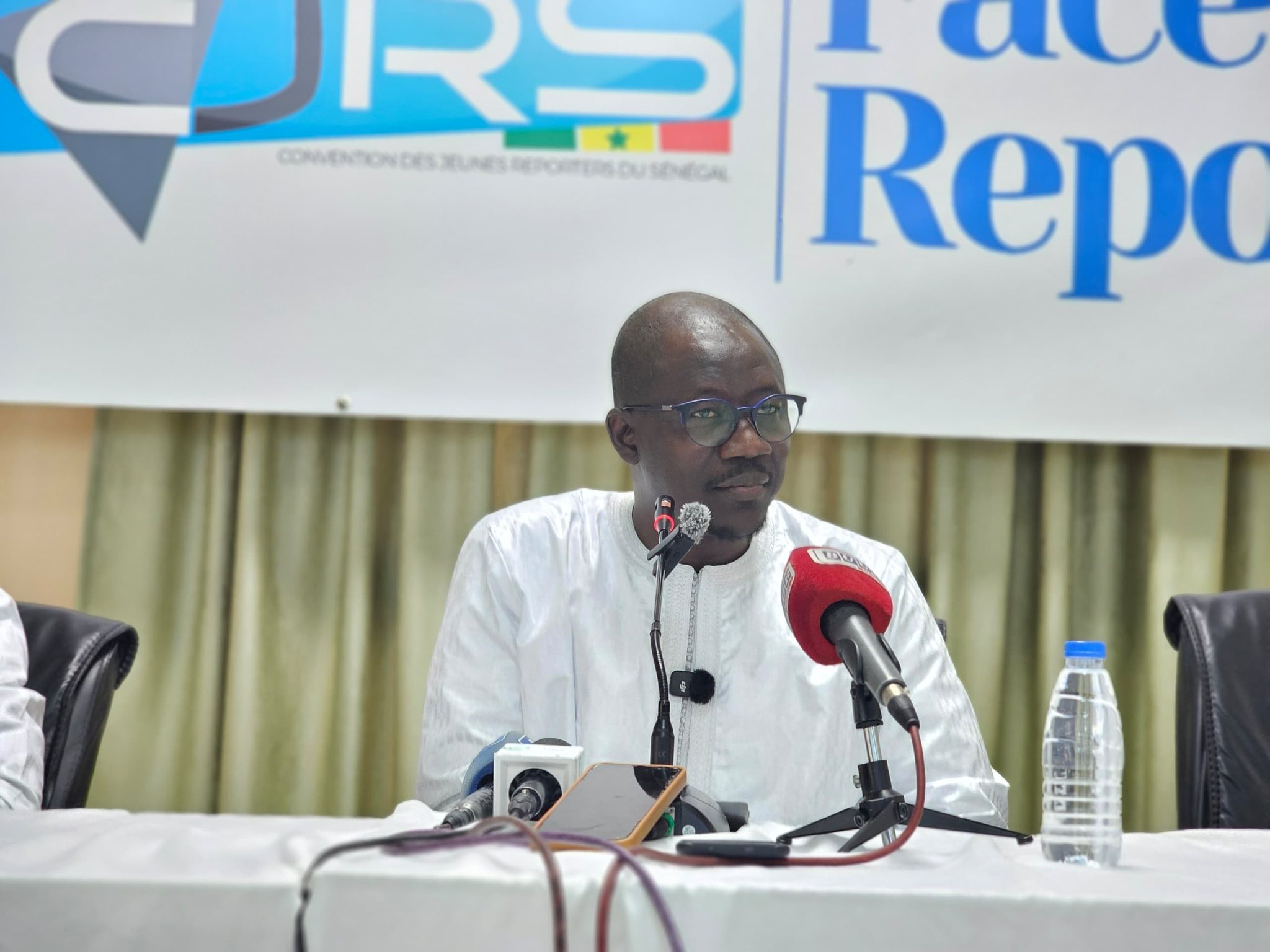 CJRS lance « Face aux Reporters » avec un débat sur les hydrocarbures et l’économie sénégalaise