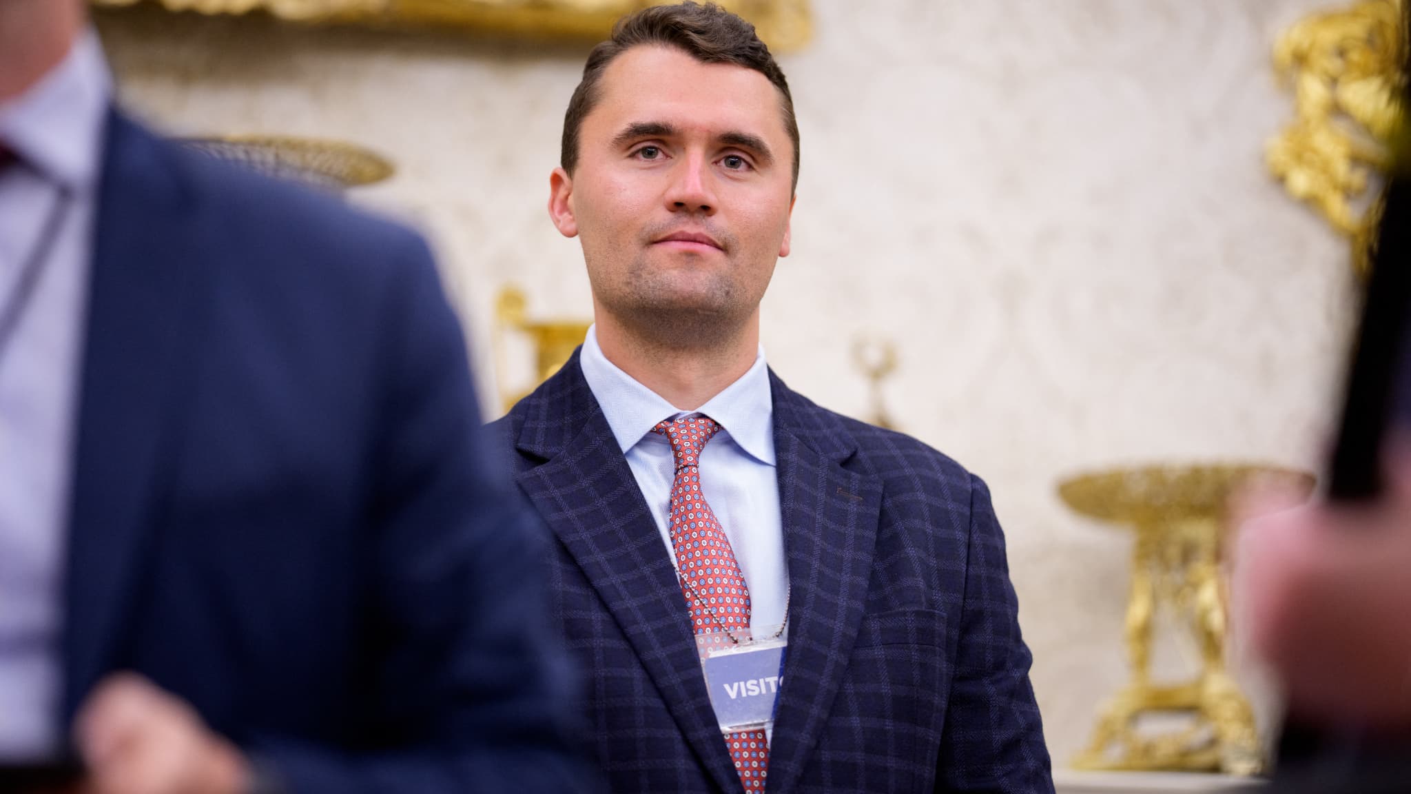 États-Unis : l’influenceur conservateur Charlie Kirk blessé par balle lors d’une réunion publique