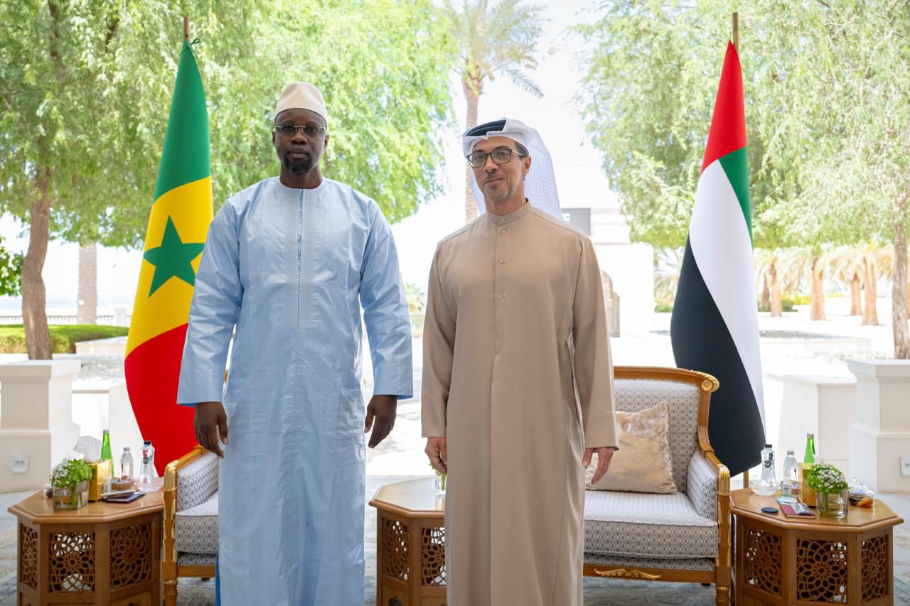 Ousmane Sonko reçu à Abu Dhabi par le vice-Président des Émirats Arabes Unis
