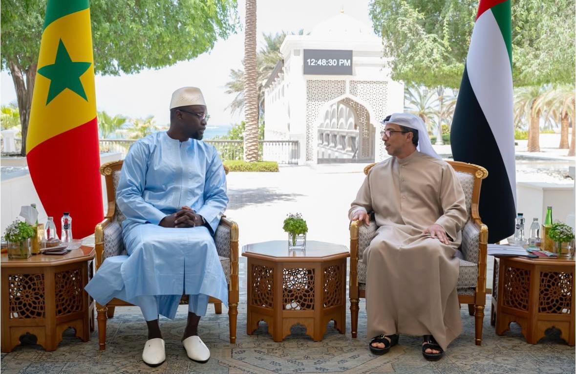 Ousmane Sonko reçu à Abu Dhabi par le vice-Président des Émirats Arabes Unis
