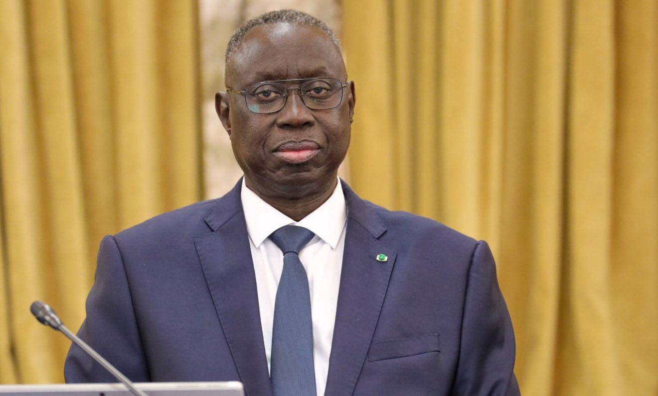 Hommage de Seydina Oumar Touré au Général Jean-Baptiste Tine après son départ du ministère de l’Intérieur