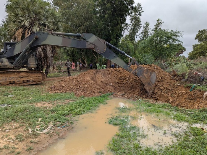 Le Génie Militaire du Sénégal en Action Contre la Crue du Fleuve Sénégal