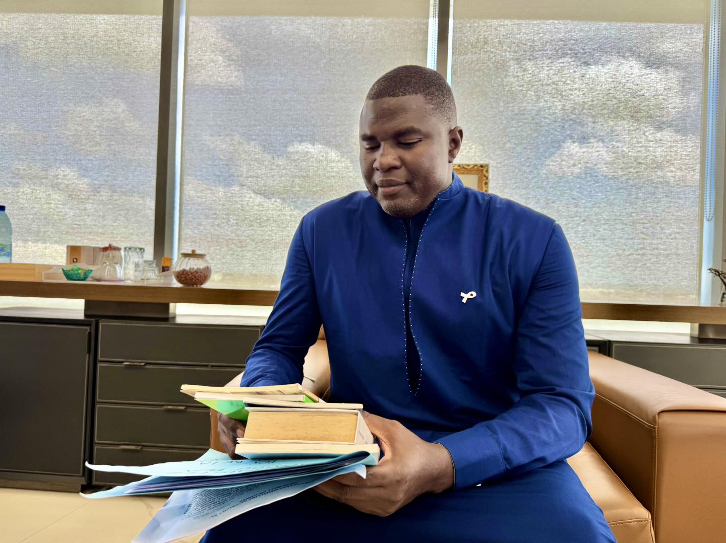 Amadou Ba échange avec Amadou Lamine Sall sur le Mémorial de Gorée et des projets culturels