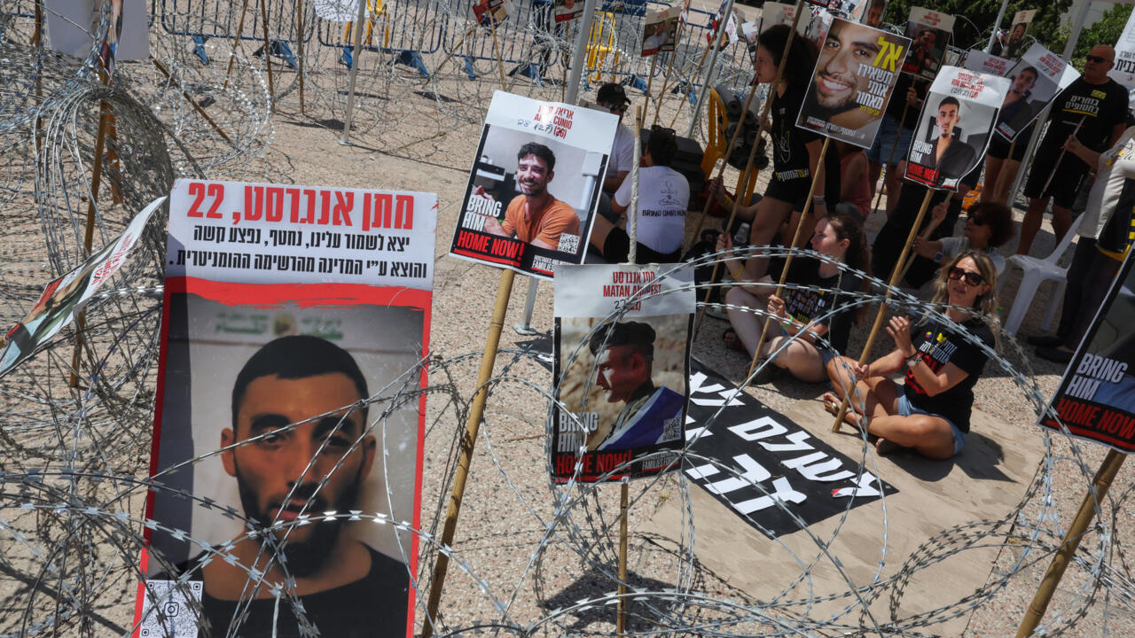 Libération imminente des otages retenus à Gaza, avant un sommet pour la paix en Égypte