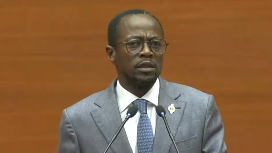 Abdou Mbow dénonce une détention politique et réclame la libération de Farba Ngom