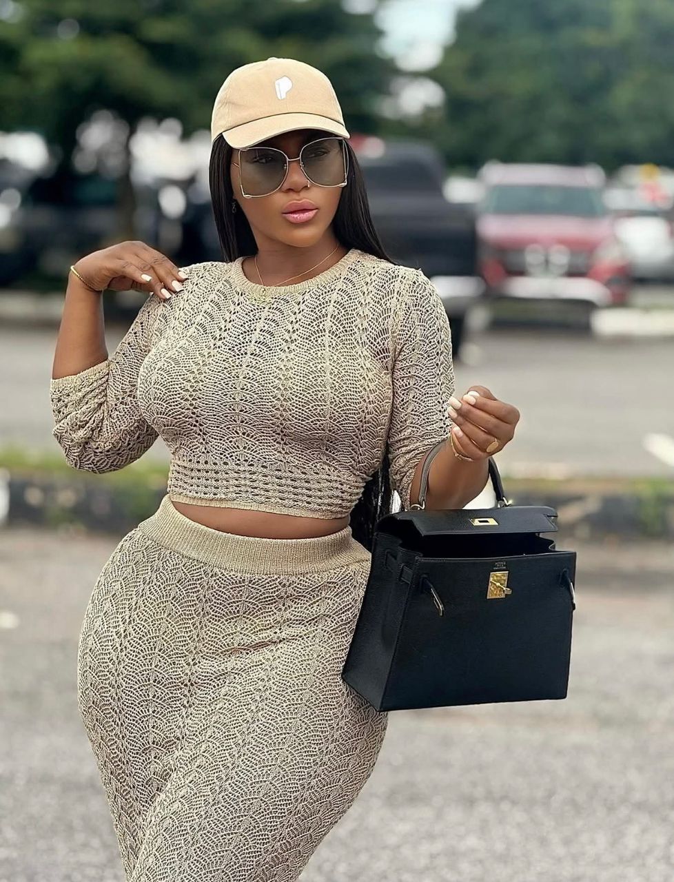 Destiny Etiko, icône de Nollywood, éblouit ses fans dans une robe tricotée ultra-chic