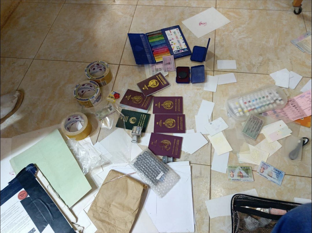 Démantèlement à Mbour d’un réseau de faux documents administratifs : deux suspects arrêtés Démantèlement à Mbour d’un réseau de faux documents administratifs : deux suspects arrêtés