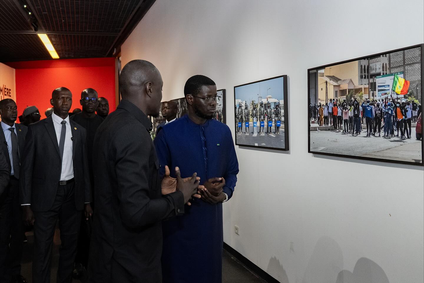 Le président Bassirou Diomaye Faye s’invite à la clôture de l’exposition « Première Ligne »