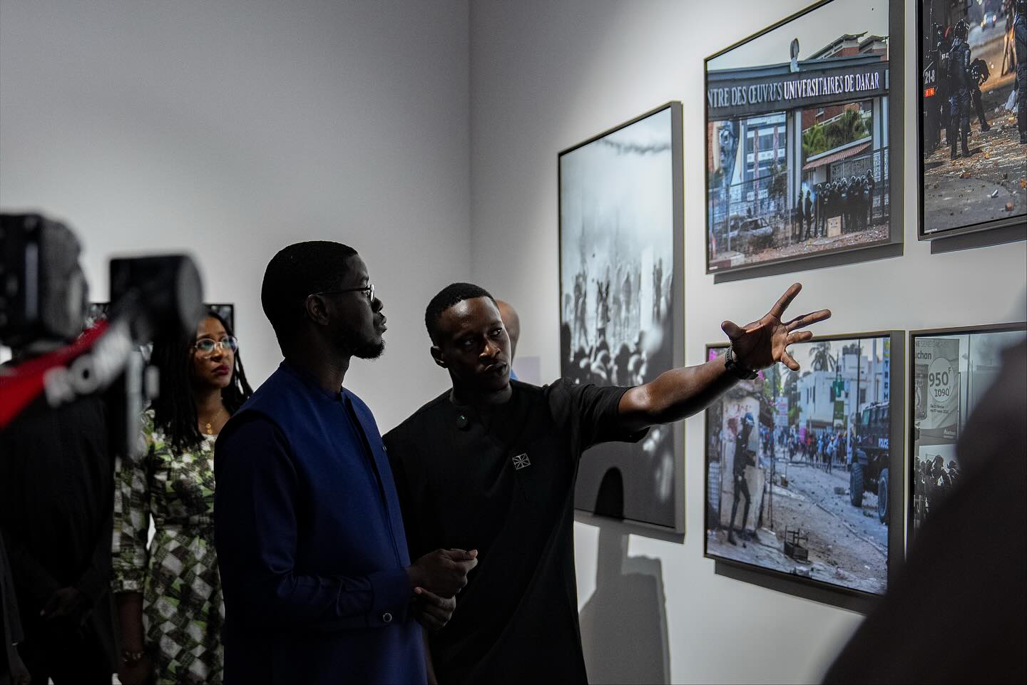 Le président Bassirou Diomaye Faye s’invite à la clôture de l’exposition « Première Ligne »