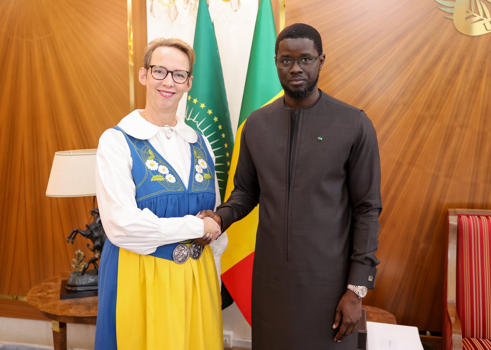 Bassirou Diomaye Faye reçoit les lettres de créance de cinq nouveaux ambassadeurs au Sénégal