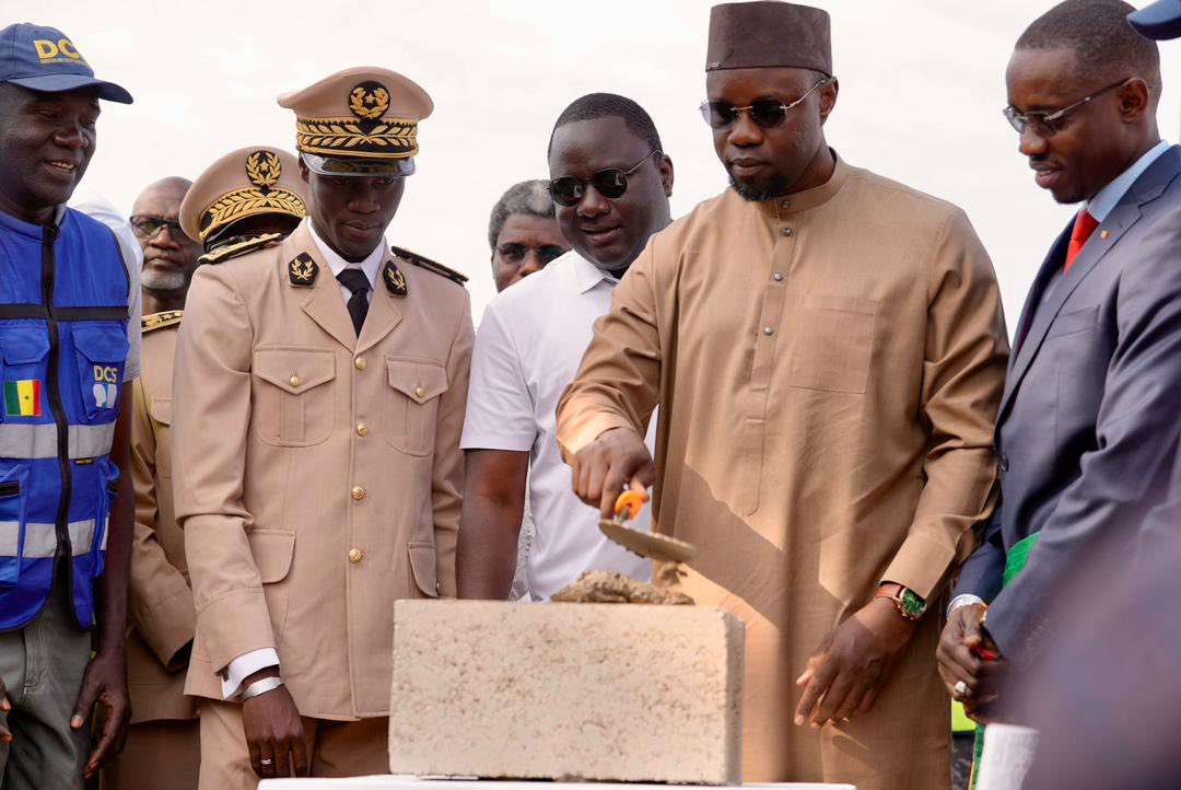 Ousmane Sonko pose la première pierre d’un lycée moderne et soutient les femmes et les jeunes
