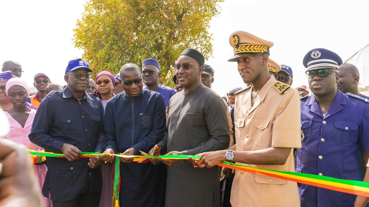 Dr Cheikh Tidiane Dièye inaugure les infrastructures d'assainissement de Gandiaye, un tournant pour le PEAMIR