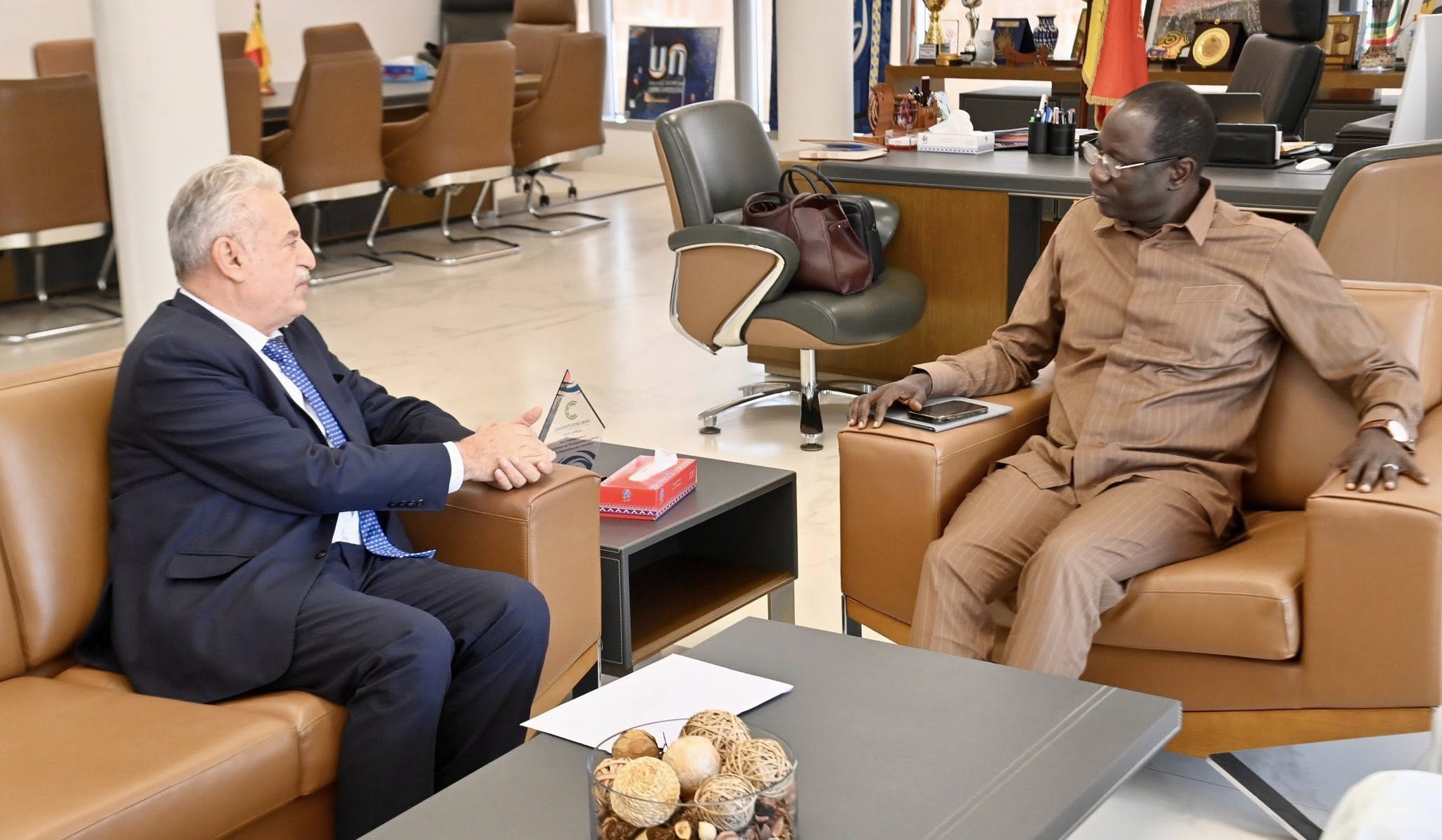 Coopération académique : Le Pr Daouda Ngom et l’Ambassadeur de Palestine renforcent les liens de formation