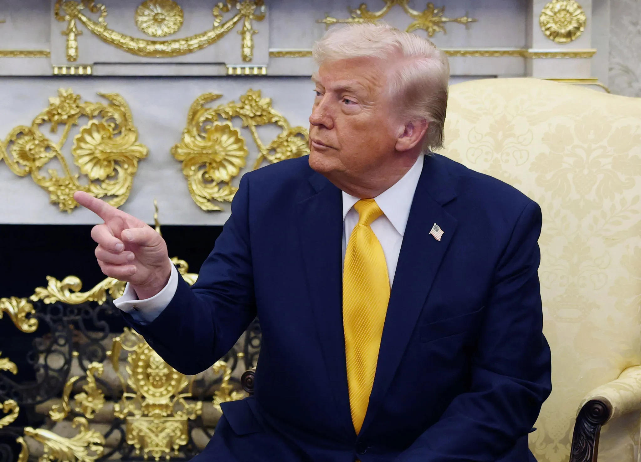 Diplomatie de choc : Donald Trump affirme qu'un « changement de régime » est en cours en Iran