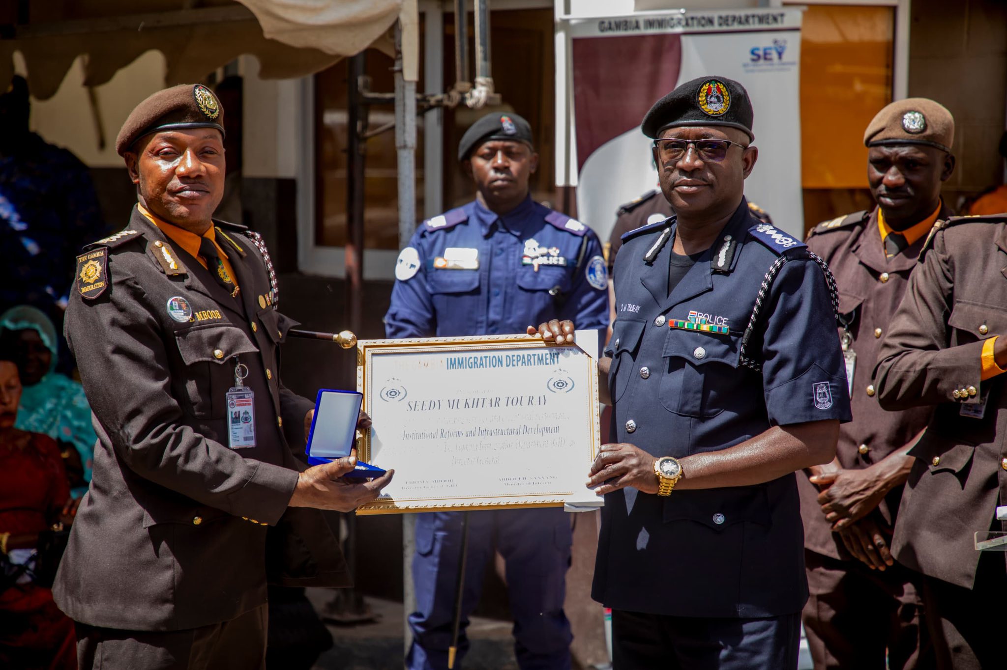 Gambie : Le GID honore ses anciens directeurs et retraités lors d'une cérémonie historique