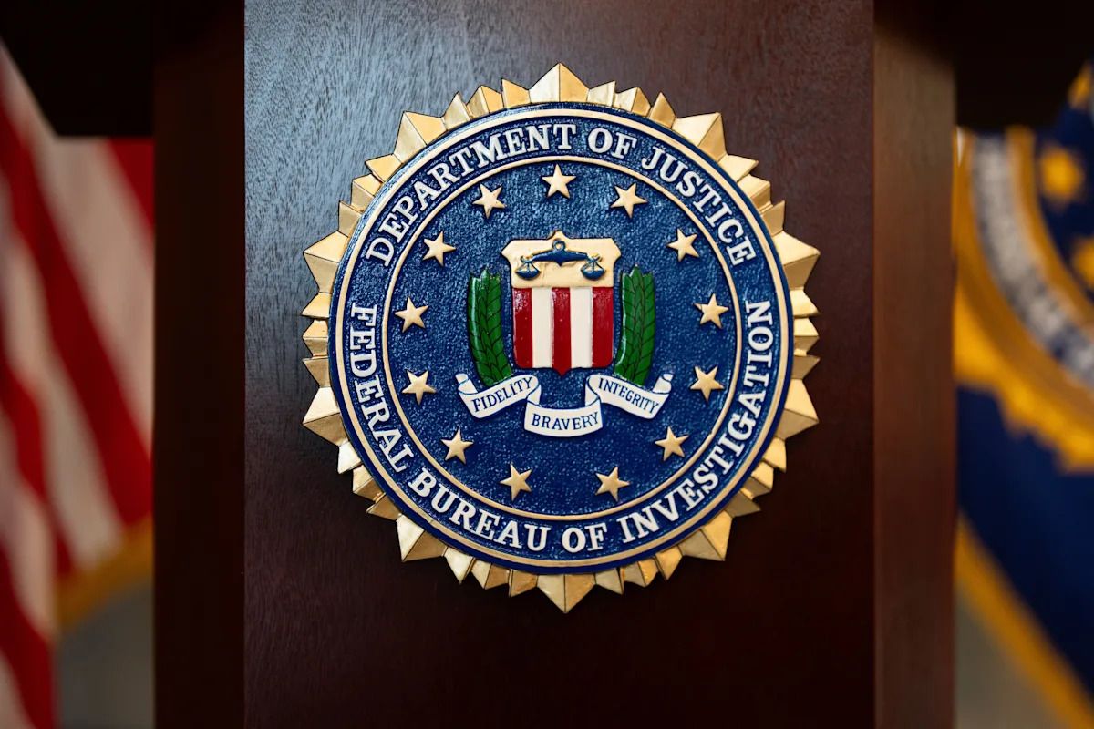 États-Unis : le FBI offre 200 000 dollars pour retrouver une ex-analyste accusée d’espionnage au profit de l’Iran