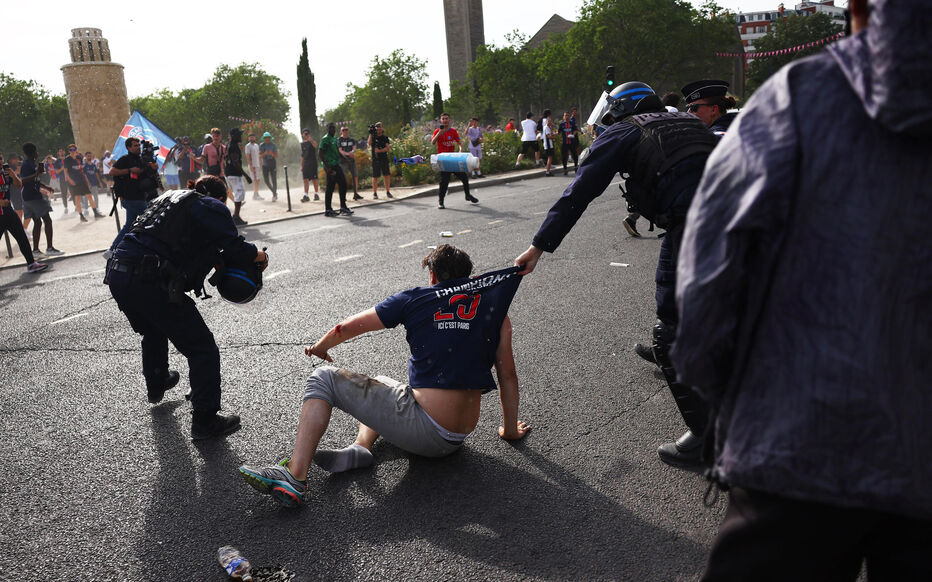 Finale de la Ligue des Champions : Tensions à Paris, premières interpellations au Parc des Princes et affrontements sur les Champs-Élysées