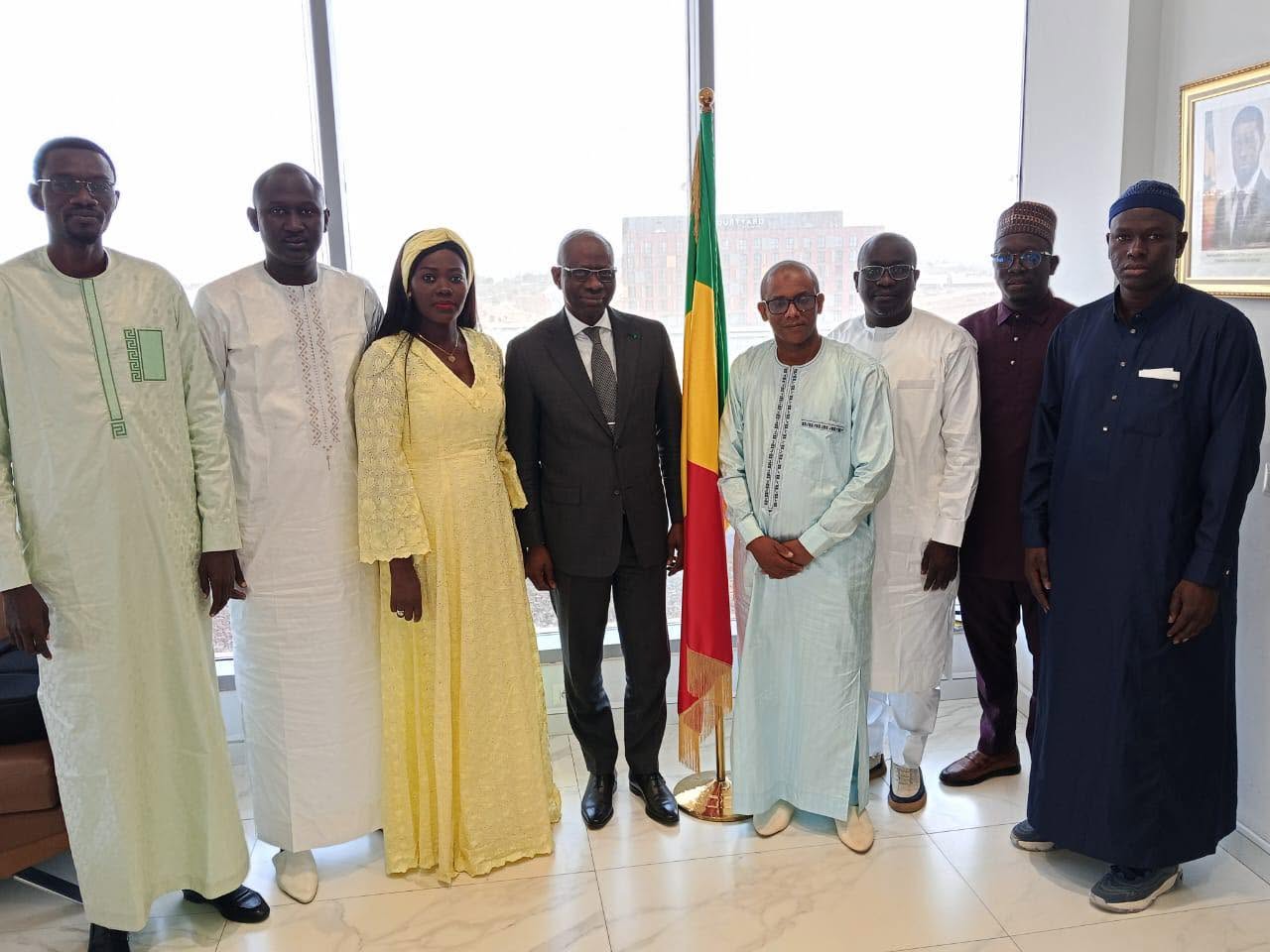 Enseignement supérieur : Le Ministre Dr Boubacar Camara réunit les directeurs du COUD et des CROUS pour moderniser les services sociaux